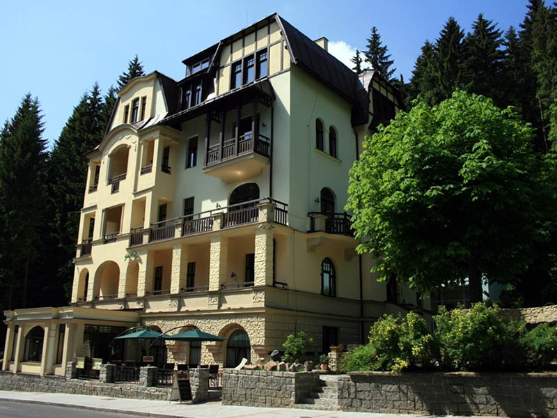 Exterier hotel ST. Moritz=Exterier Hotel ST. Moritz
